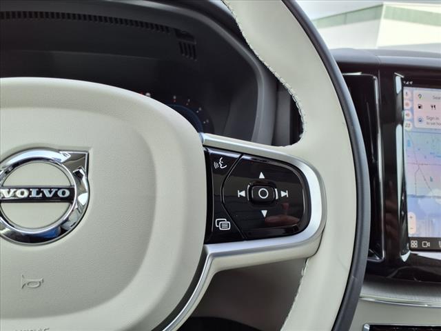 2025 Volvo XC60 B5 Plus Dark Theme