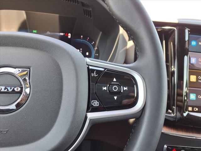 2025 Volvo XC60 B5 Plus Dark Theme