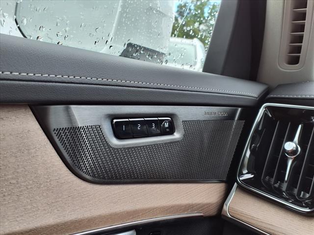2025 Volvo XC90 B6 Plus Bright Theme 7P