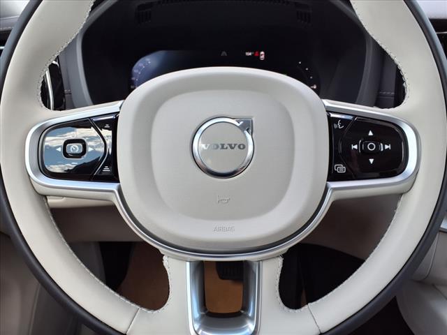 2026 Volvo XC60 T8 Ultra Dark Theme