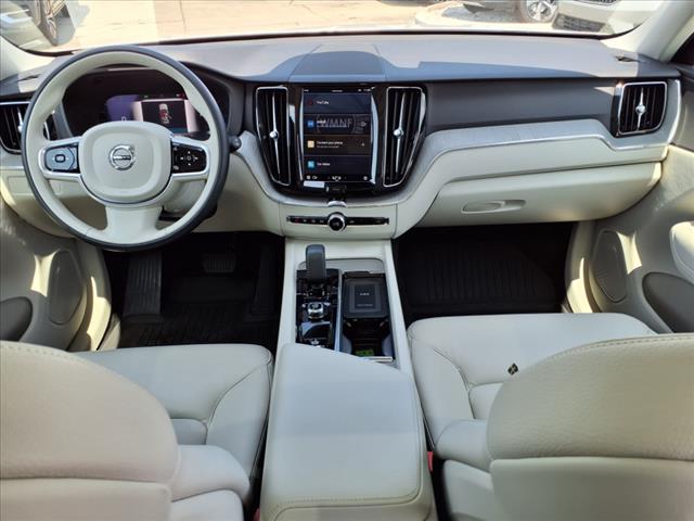 2023 Volvo XC60 B5 Plus Bright Theme