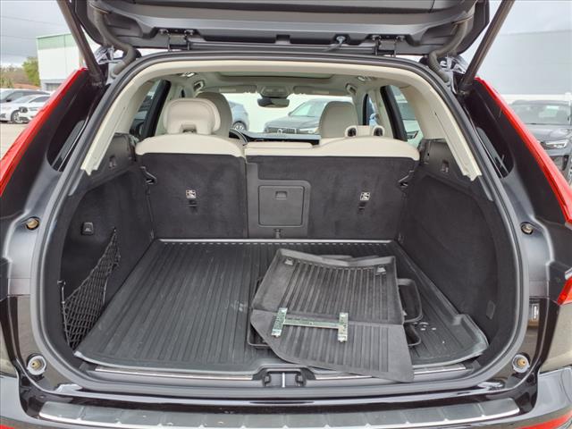 2022 Volvo XC60 B5 Momentum