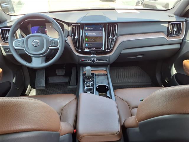 2022 Volvo XC60 B5 Momentum