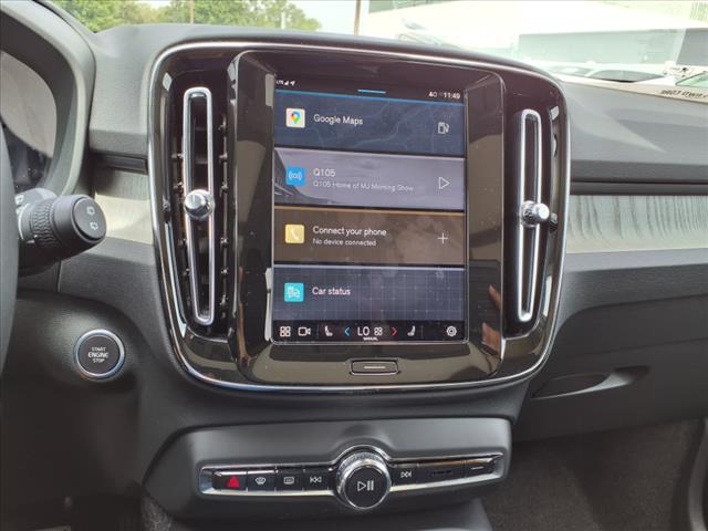 2025 Volvo XC40 B5 Core Bright Theme