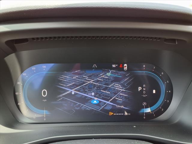 2025 Volvo XC40 B5 Ultra Dark Theme