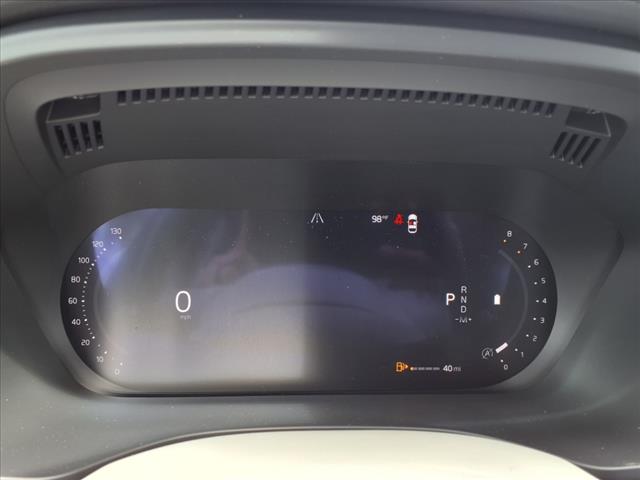 2026 Volvo XC60 B5 Ultra Dark Theme