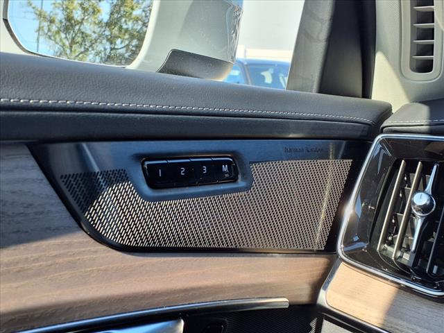 2025 Volvo XC90 B6 Plus Bright Theme 7P