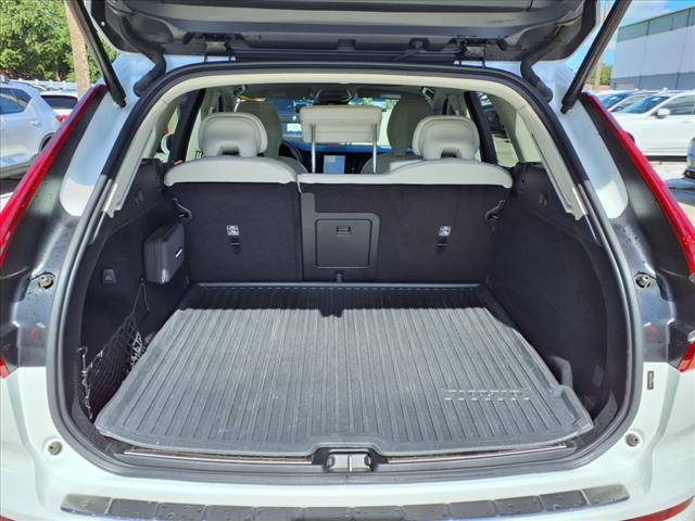 2023 Volvo XC60 B5 Ultimate Bright Theme
