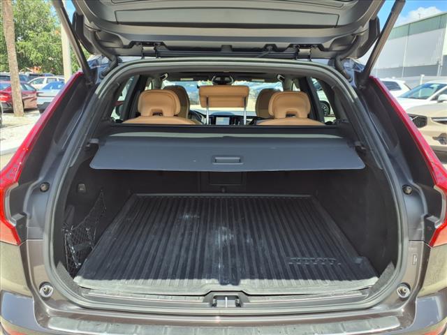 2023 Volvo XC60 B5 Ultimate Bright Theme