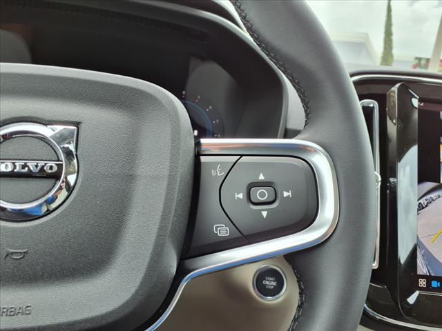 2025 Volvo XC40 B5 Plus Dark Theme