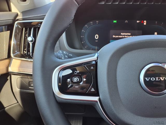 2025 Volvo XC90 B5 Plus Bright Theme 7P