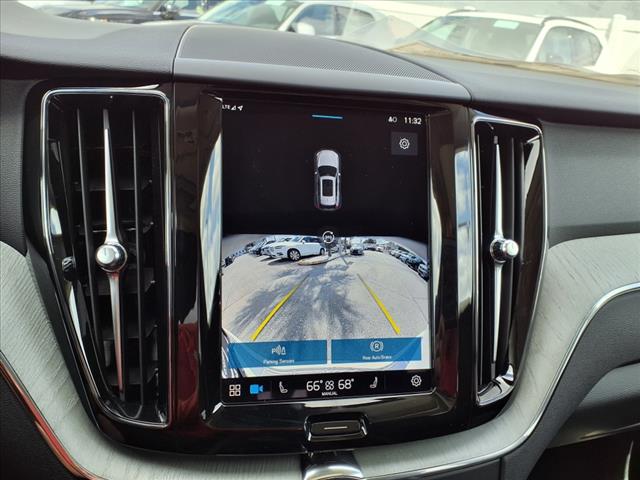 2025 Volvo XC60 B5 Plus Dark Theme