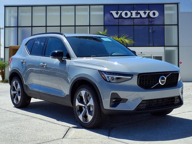 2026 Volvo XC40 B4 Plus Bright Theme