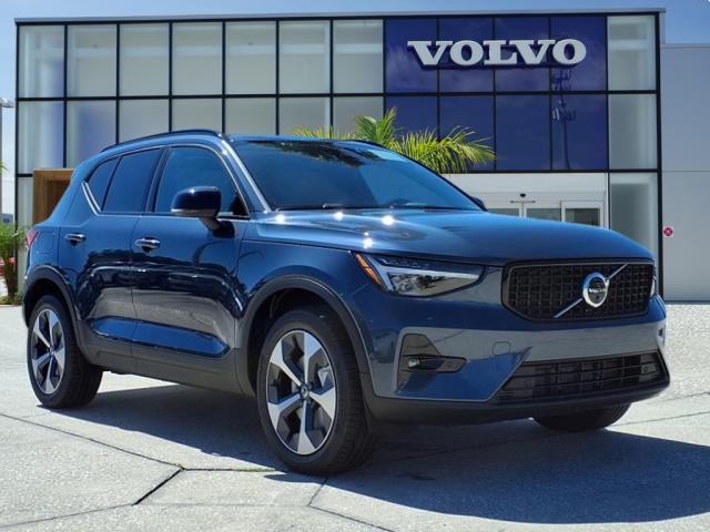 2026 Volvo XC40 B4 Plus Bright Theme