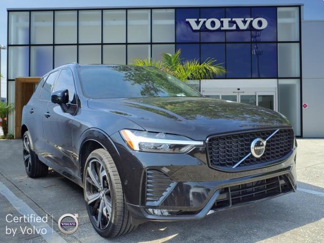 2023 Volvo XC60 B5 Ultimate Dark Theme