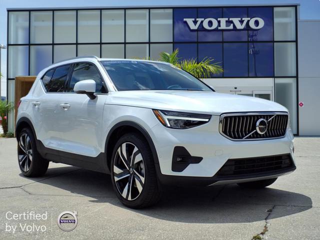 2024 Volvo XC40 B5 Plus Bright Theme
