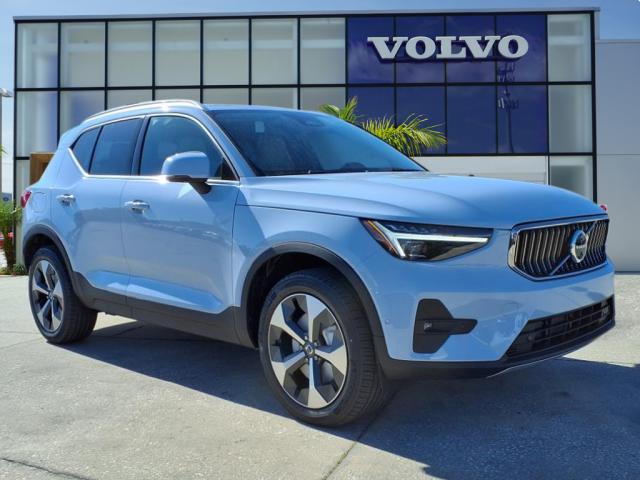 2025 Volvo XC40 B5 Plus Bright Theme