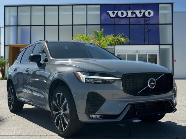 2025 Volvo XC60 B5 Plus Dark Theme
