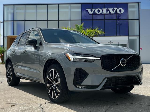 2025 Volvo XC60 B5 Plus Dark Theme