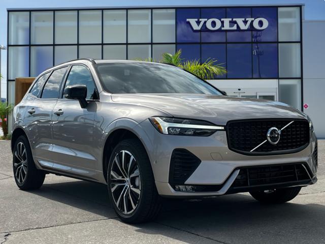 2025 Volvo XC60 B5 Plus Dark Theme