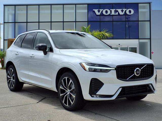 2025 Volvo XC60 B5 Plus Dark Theme