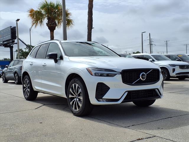 2025 Volvo XC60 B5 Core Dark Theme