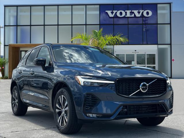 2025 Volvo XC60 B5 Core Dark Theme