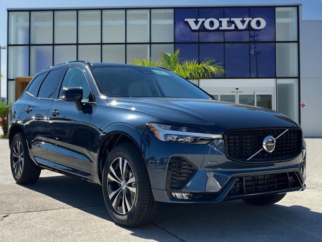 2025 Volvo XC60 B5 Core Dark Theme