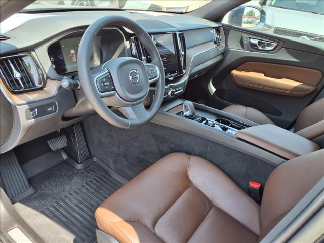 2022 Volvo XC60 B5 Momentum