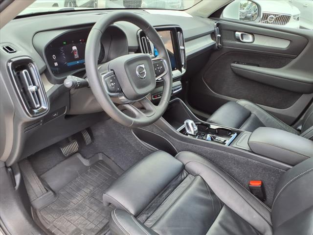 2024 Volvo XC40 B5 Plus Bright Theme