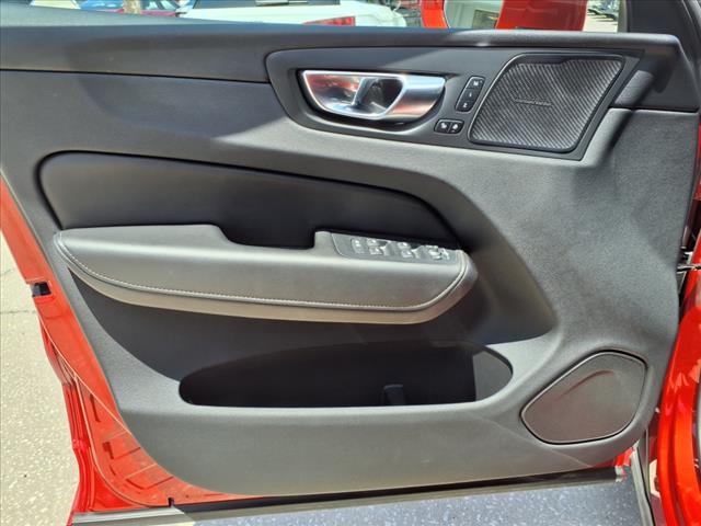 2022 Volvo XC60 B5 Inscription