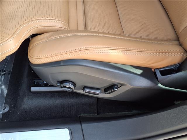 2023 Volvo XC60 B5 Ultimate Bright Theme