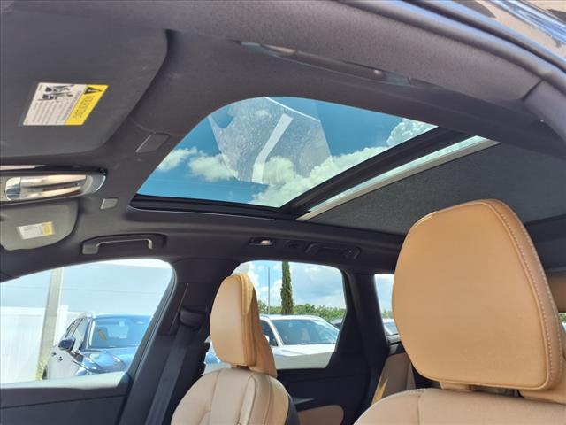 2023 Volvo XC60 B5 Ultimate Bright Theme
