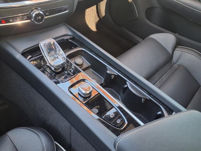 2024 Volvo S60 B5 Plus Black Edition