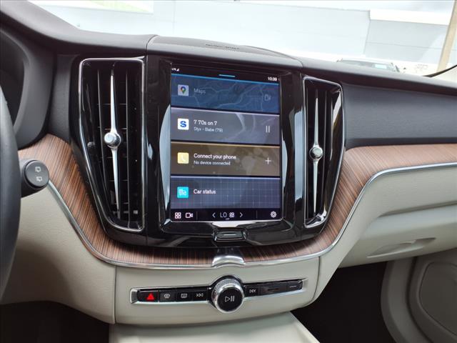 2022 Volvo XC60 B5 Momentum