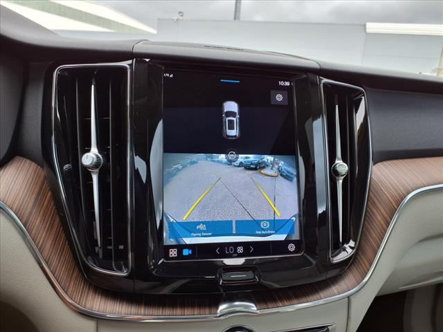 2022 Volvo XC60 B5 Momentum