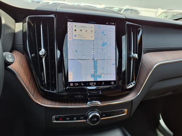 2023 Volvo XC60 B5 Ultimate Dark Theme