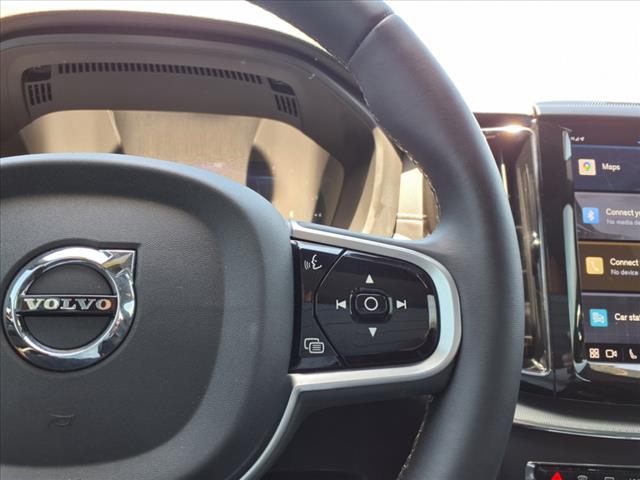 2022 Volvo XC60 B5 R-Design