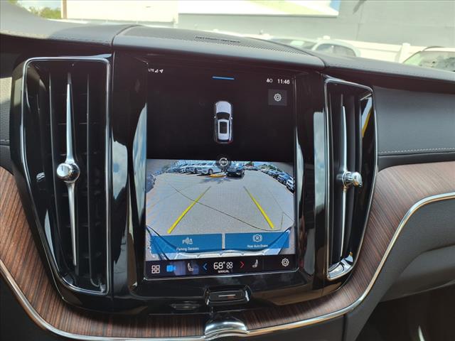 2023 Volvo XC60 B5 Ultimate Dark Theme