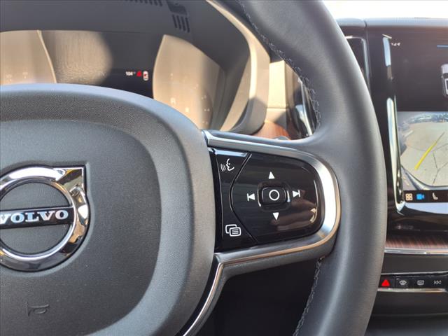 2023 Volvo XC60 B5 Ultimate Bright Theme
