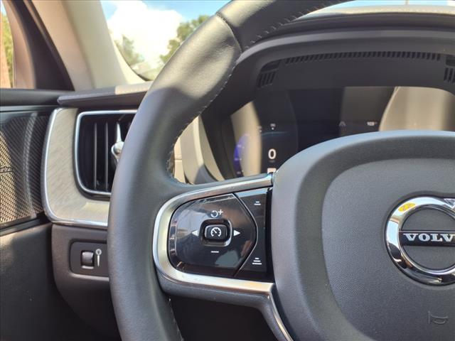 2022 Volvo XC60 B5 Inscription