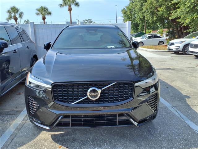 2023 Volvo XC60 B5 Ultimate Dark Theme
