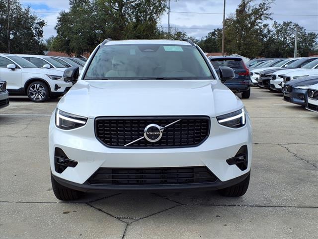 2025 Volvo XC40 B5 Plus Dark Theme