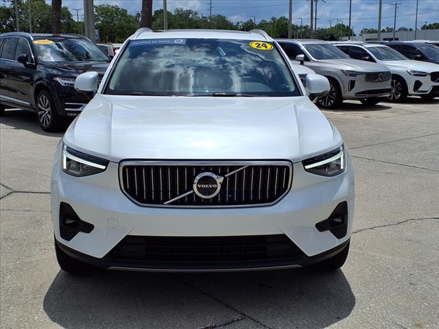 2024 Volvo XC40 B5 Plus Bright Theme