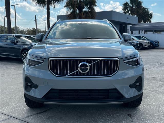 2025 Volvo XC40 B5 Plus Bright Theme