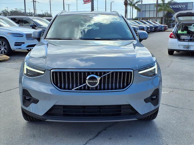 2025 Volvo XC40 B5 Plus Bright Theme