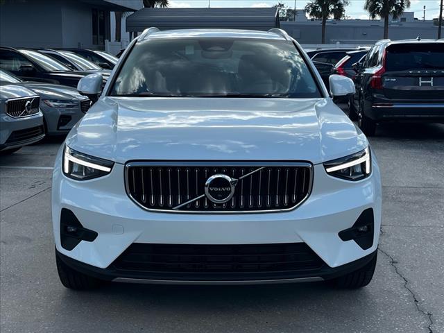 2025 Volvo XC40 B5 Plus Bright Theme