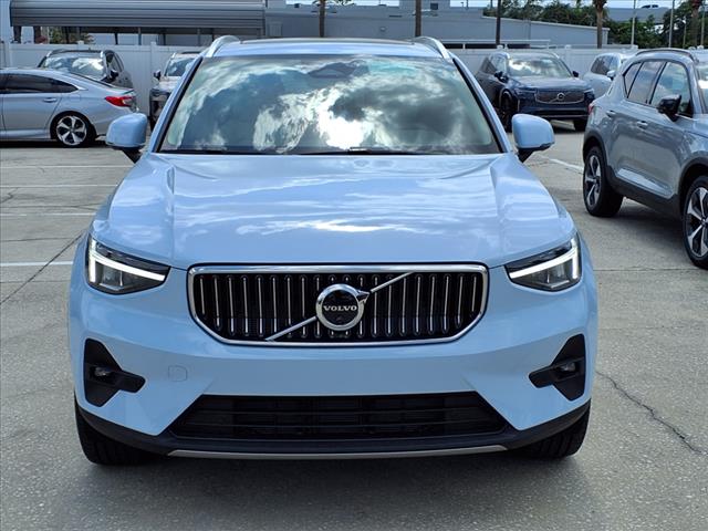 2025 Volvo XC40 B5 Plus Bright Theme