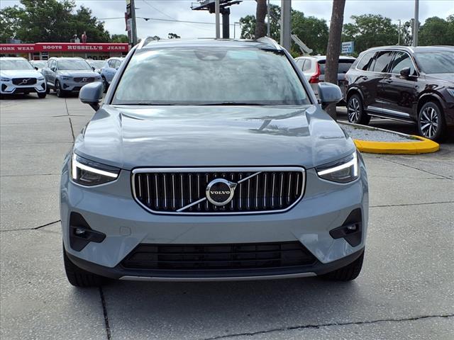 2025 Volvo XC40 B5 Plus Bright Theme