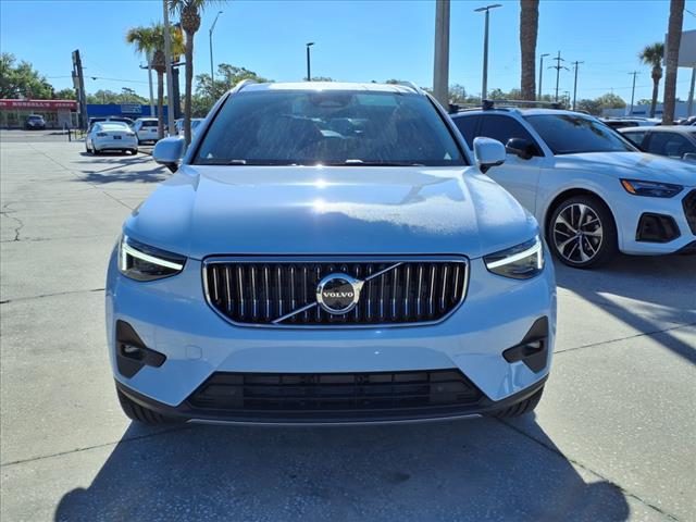 2025 Volvo XC40 B5 Plus Bright Theme